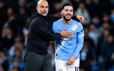 Hồ sơ nội bộ hé lộ cách Man City lựa chọn chiêu mộ 'ảo thuật gia' Cherki