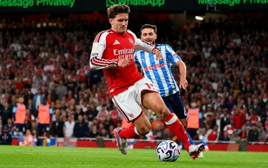 Tân binh Arsenal khiến Emirates phát cuồng ngày ra mắt Ngoại hạng Anh
