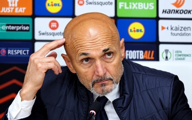 Spalletti đáp trả Conceição sau trận Juventus thắng Celta Vigo