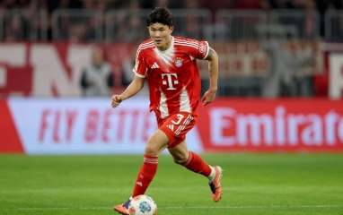 Trung vệ đắt nhất châu Á có thể đến Ngoại hạng Anh thi đấu