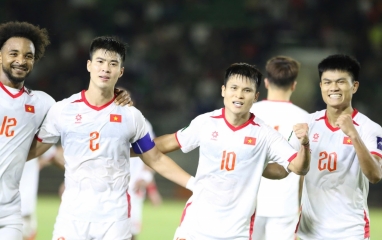 1 tuyển thủ Việt Nam đến thăm 100 bệnh nhân ung thư dịp Tết 2026