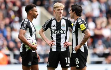 'Dồn tiền đi chợ', MU lấy cả 2 sao giá 200 triệu Euro