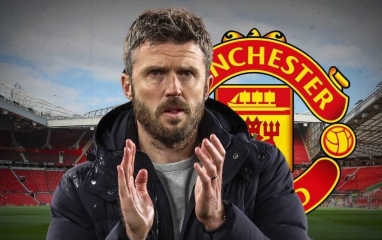 Gạt Carrick khỏi cuộc chơi, MU tự mình nhận lấy cơn thịnh nộ