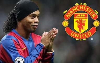 'Ronaldinho chỉ còn cách MU 48 tiếng đồng hồ'
