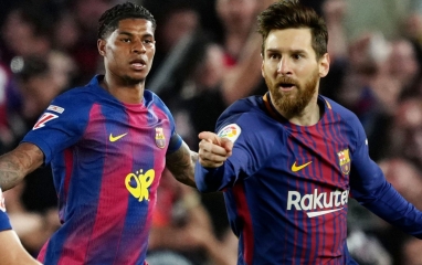 Chỉ một cú đá, Rashford phá luôn dấu ấn 'độc tôn' của Messi