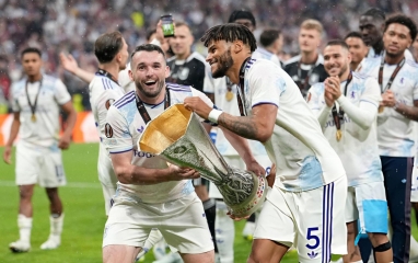Đội trưởng Aston Villa không tin nổi sau chiến công chấn động châu Âu