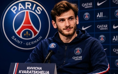 Kvaratskhelia phát biểu khiêm tốn nhưng Arsenal sẽ 'lạnh gáy' khi nghe!