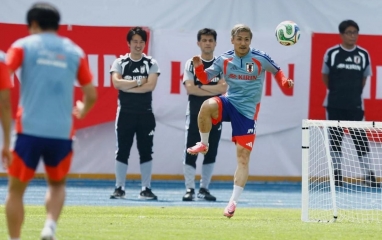 Nhật Bản bỏ sân tập giữa chừng, Mexico hứng chỉ trích dữ dội trước World Cup
