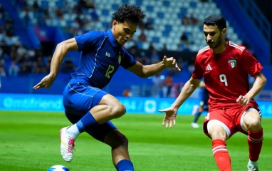 Thái Lan ném bay chiến thắng sau hiệp 2 ác mộng trước Kuwait
