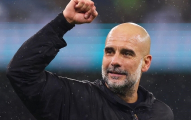 Đội tuyển vĩ đại quyết chốt Pep Guardiola, cả châu Âu sục sôi