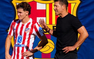 Simeone nói thẳng về tương lai Alvarez, Barca không thể ngồi yên