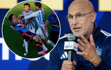 HLV Tây Ban Nha 'tung đòn' vào Argentina sau án phạt cực nặng của FIFA
