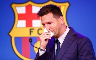 Cả thế giới tri ân Messi, Barca lại có phản ứng khác thường