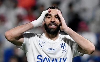 Benzema tưởng rất gần Lyon, hợp đồng lạ khiến tất cả đổ bể