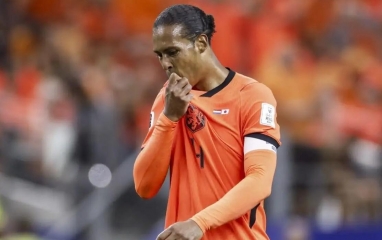 Bị nói 'hủy hoại Hà Lan', Van Dijk đáp trả cực gắt
