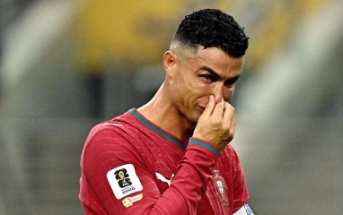 NÓNG: HLV Bồ Đào Nha bị tố lừa dối khiến Ronaldo nổi giận