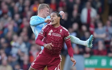 Van Dijk tuyên bố sẽ nói hết, Man City chờ ngày nghe sự thật
