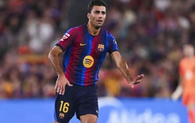 Barcelona tính gây sốc trước PSG bằng quyết định khó tin với Rodri