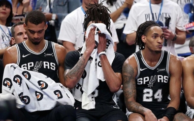 Wemby hoá 'báo thủ', Knicks thắng hiểm Game 2 NBA Finals 2026