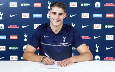 Trung vệ nhanh nhất Ngoại hạng Anh chốt xong tương lai tại Tottenham