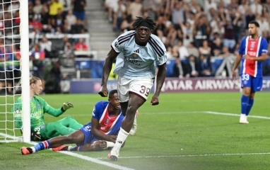 ‘Tiểu Lukaku’ 17 tuổi gây địa chấn Siêu cúp châu Âu, xô đổ kỷ lục 30 năm lịch sử