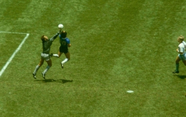 Kỷ vật bất tử của Diego Maradona đổi chủ với mức giá gây bất ngờ