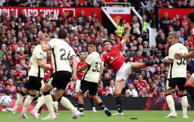CHÍNH THỨC: MU vượt mặt Liverpool thiết lập kỷ lục cực dị tại Ngoại hạng Anh