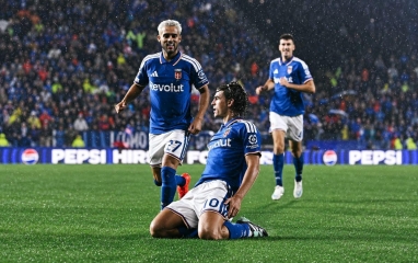 Nhấn chìm MU, truyền nhân Messi chính thức ghi danh lịch sử với kỷ lục độc