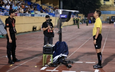 VAR tại V.League hoạt động như thế nào và khi nào được can thiệp?