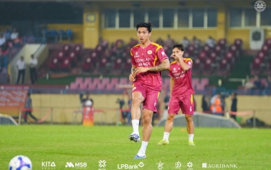 Đoàn Văn Hậu nhận tin buồn sau trận đấu căng thẳng