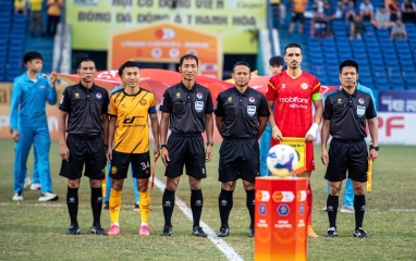 Trọng tài FIFA của Malaysia bắt chính 2 trận đấu khốc liệt nhất V-League