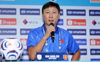 HLV Kim Sang Sik nói thẳng về khát vọng vô địch AFF Cup 2026