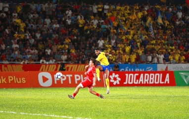 Vòng 2 V.League 2026/27: Chủ nhà đồng loạt tạo địa chấn