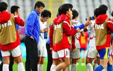 HLV Triều Tiên nói một câu thật buồn khi tuột ngôi vương World Cup