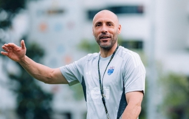 HLV đội Singapore thừa nhận khó khăn khi gặp CLB Nam Định