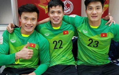 Thủ môn U23 Việt Nam lứa Thường Châu chính thức có bằng HLV