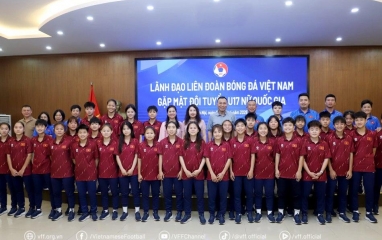 U17 nữ Việt Nam nhận doping tinh thần từ lãnh đạo VFF