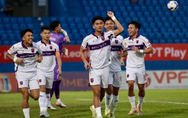 Sát thủ 2k của ĐT Việt Nam liên tục ghi điểm với thầy Kim