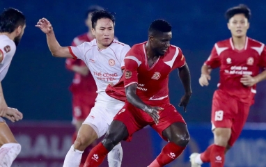 VAR 5 lần can thiệp trong trận đấu tại V-League: Chuyện gì đã xảy ra?