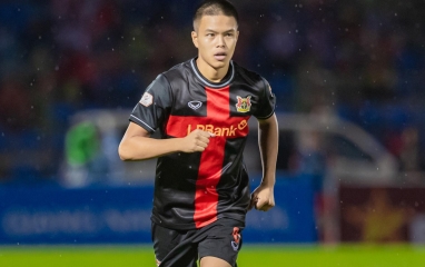 Việt kiều Trần Thành Trung liên tục ghi bàn cho đội bóng Việt Nam