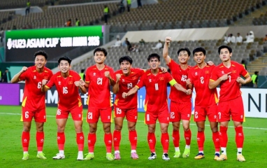 HLV Kim Sang Sik thay hàng loạt cầu thủ U23 Việt Nam đấu Hàn Quốc