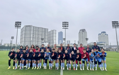 ĐT nữ Việt Nam trở lại tập luyện, Chủ tịch VFF thăm và động viên