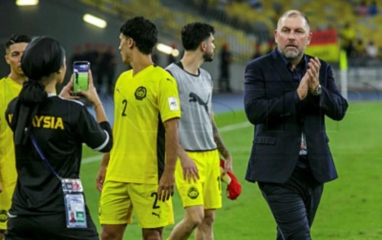 HLV ĐT Malaysia lên tiếng về tin đồn từ chức trước ngày đấu Việt Nam