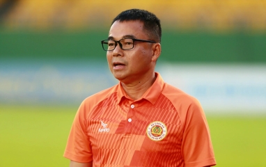 HLV Trần Tiến Đại bất ngờ tái xuất, dẫn đội đua trụ hạng V-League