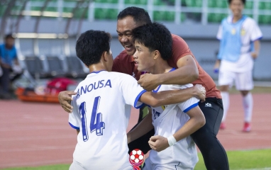 CĐV Đông Nam Á bùng nổ phản ứng sau khi U17 Lào thắng Thái Lan, vào bán kết