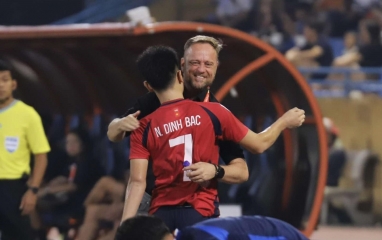 HLV châu Âu hết lời khen Đình Bắc sau 3 trận ghi 4 bàn