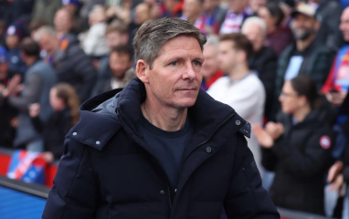 HLV Oliver Glasner: 'Crystal Palace có thể dâng chức vô địch Premier League cho Arsenal'