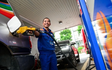 Giá xăng dầu hôm nay 23/6: Dầu Brent mất gần 4%