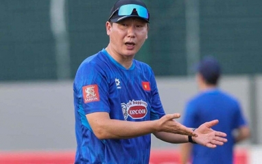 Tin nóng bóng đá trưa 17/7: HLV Kim Sang-sik đau đầu trước AFF Cup