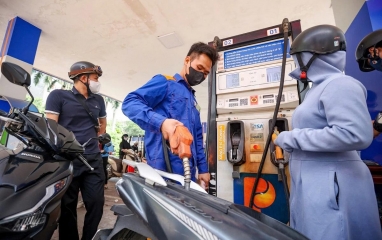 Giá xăng dầu hôm nay 23/7: Xăng E10 RON 95 cao ngất
